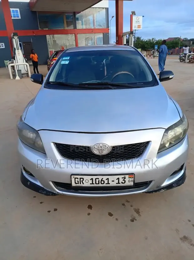 Toyota Corolla LE 4dr Sedan (1.8L 4 cyl 4A) 2009 Silver · Photo 1