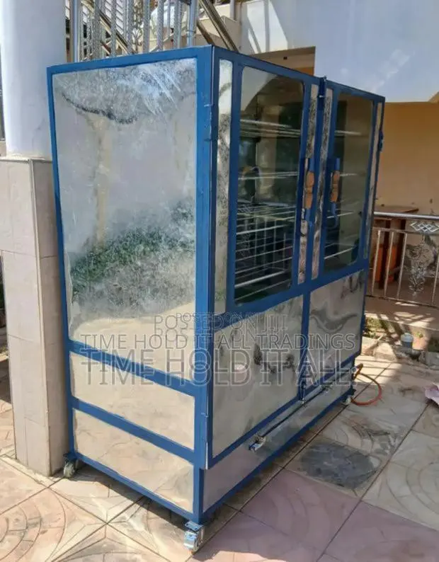 Gas Oven for Baking and Grilling Meat and Fish · Photo 1