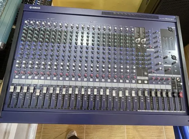 Yamaha MG24 Channels Raw Mixer Console · Photo 1