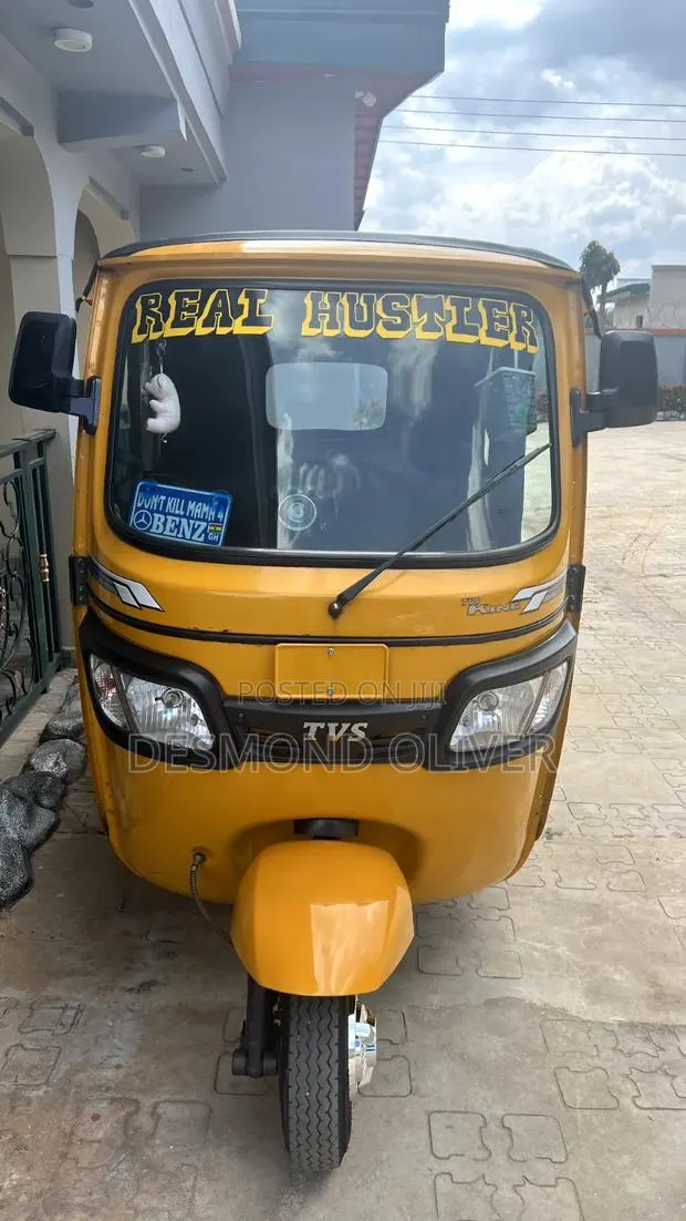 TVS King Deluxe Plus iTouch Start 2026 Yellow · Photo 1