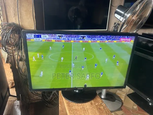 Samsung 28 Inch LED TV · Photo 1