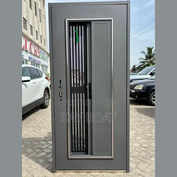 Heavy Duty Door With Ventilation · Photo 1