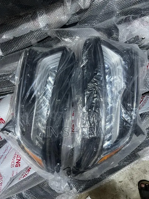 Honda Cr-v 2017 2018 2019 2020 2022 Touring Headlights (Full Led) · Photo 1