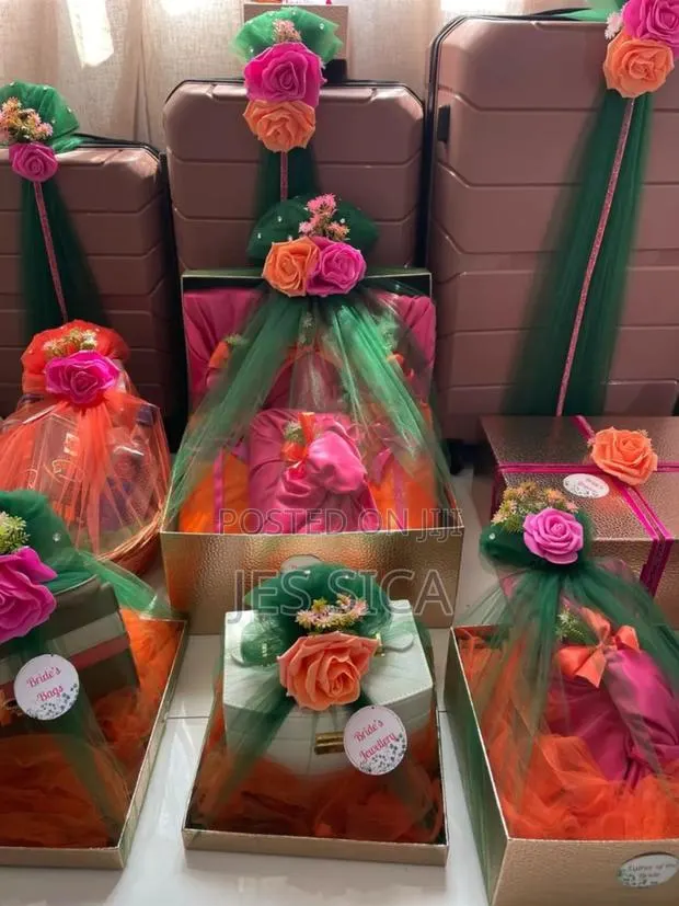Engagement Dowry Wrapping · Photo 1