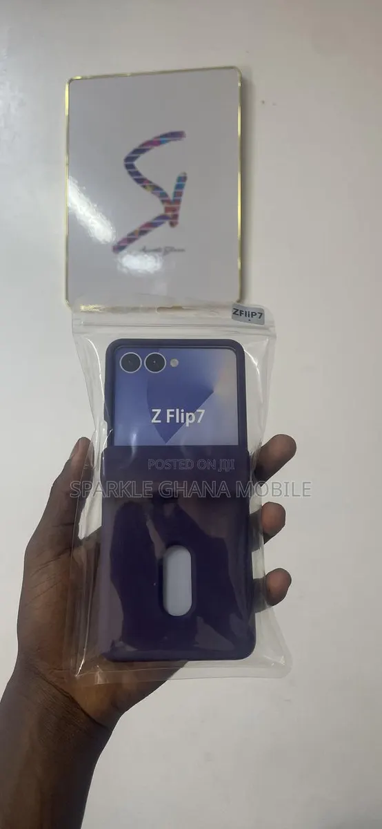 Samsung Galaxy Z Flip 7 Back Purple Case · Photo 1