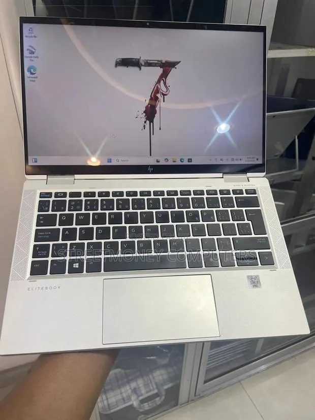 Laptop HP EliteBook 1030 32GB Intel Core i7 SSD 512GB · Photo 1