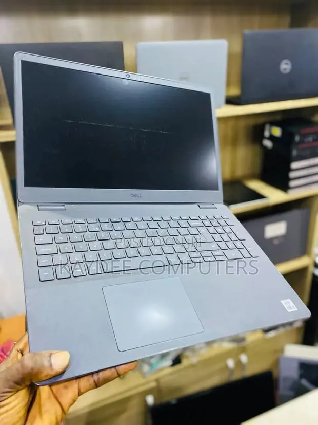 Laptop Dell Vostro 3520 8GB Intel Core i3 SSD 256GB · Photo 1