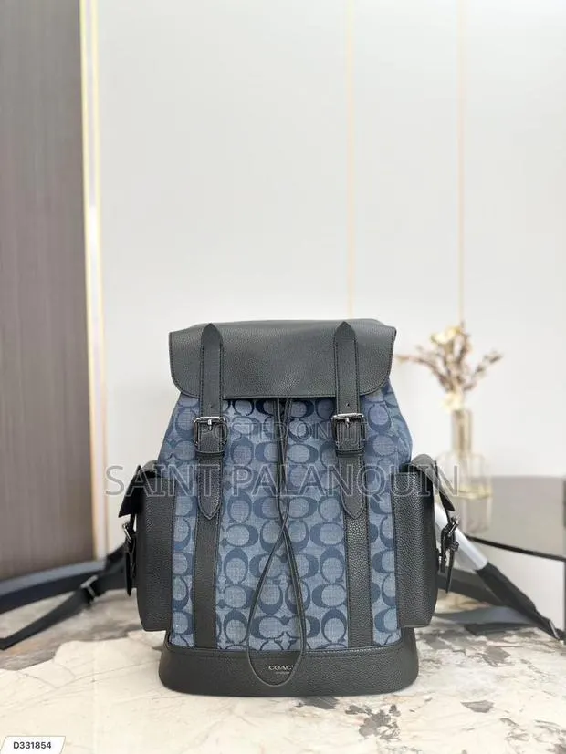 Vuitton Backpacks · Photo 1