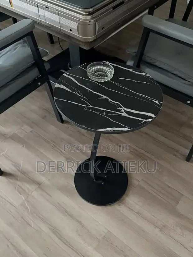 Coffee Table · Photo 1