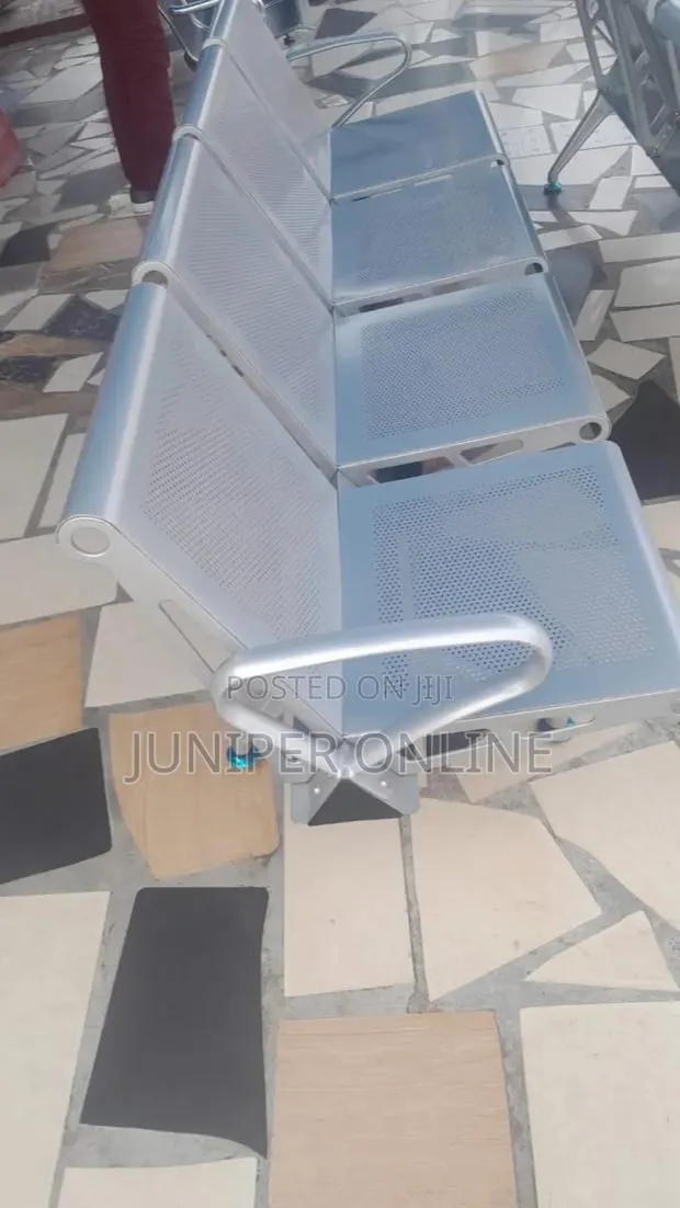 Visitors Chair · Photo 1