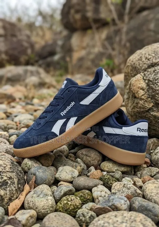 Reebok Club C Revenge "Vector Navy / Gum · Photo 1