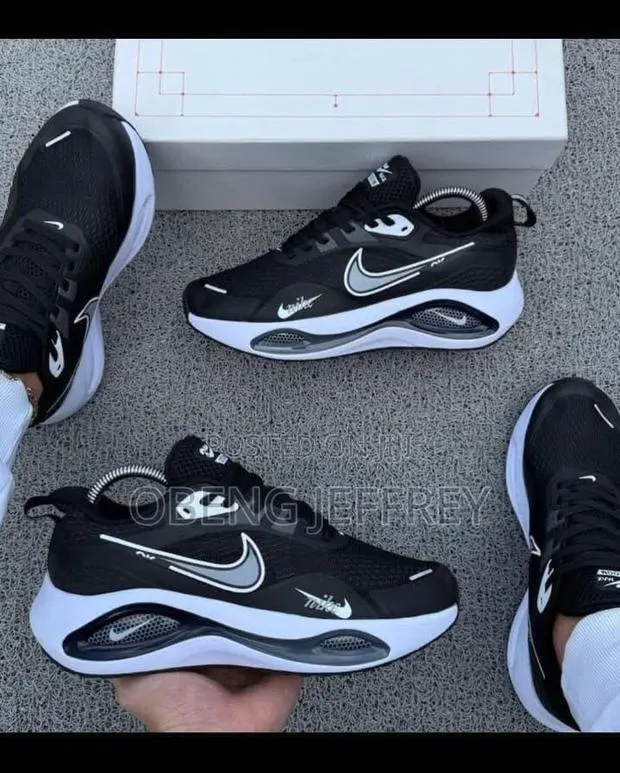 Original Zoom Winflo White/Black · Photo 1