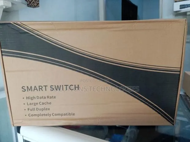 24gigabit+4(SFP)POE Managed Switch · Photo 1