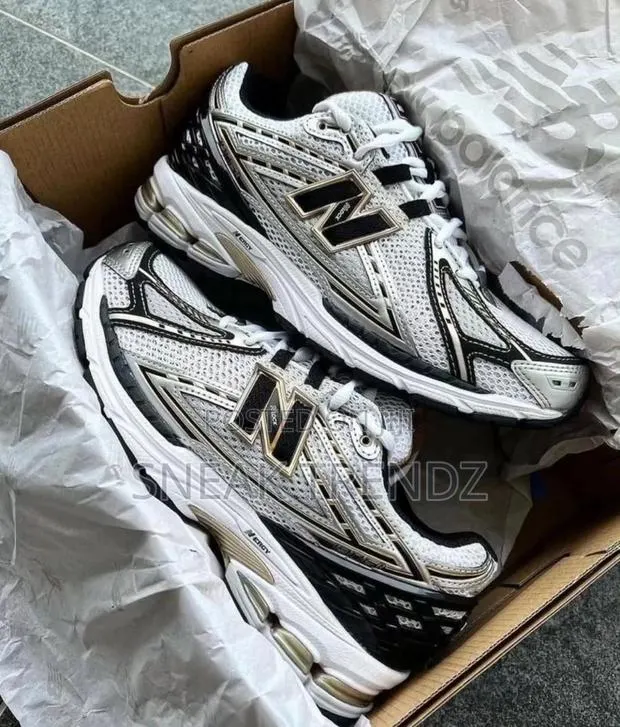 New Balance 1906 Cream Gold · Photo 1
