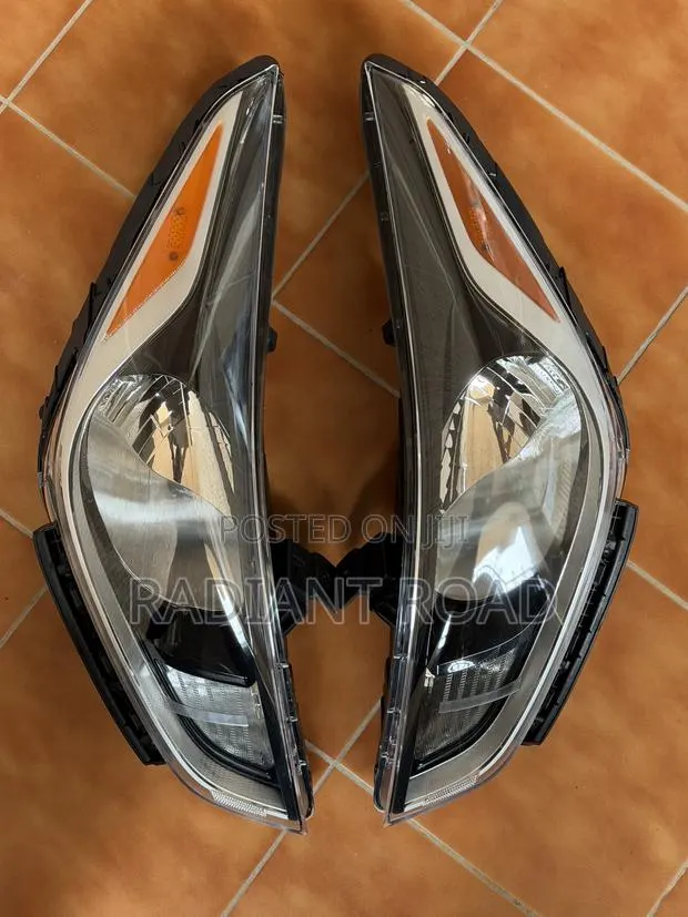 Hyundai Accent 2018 Headlights · Photo 1