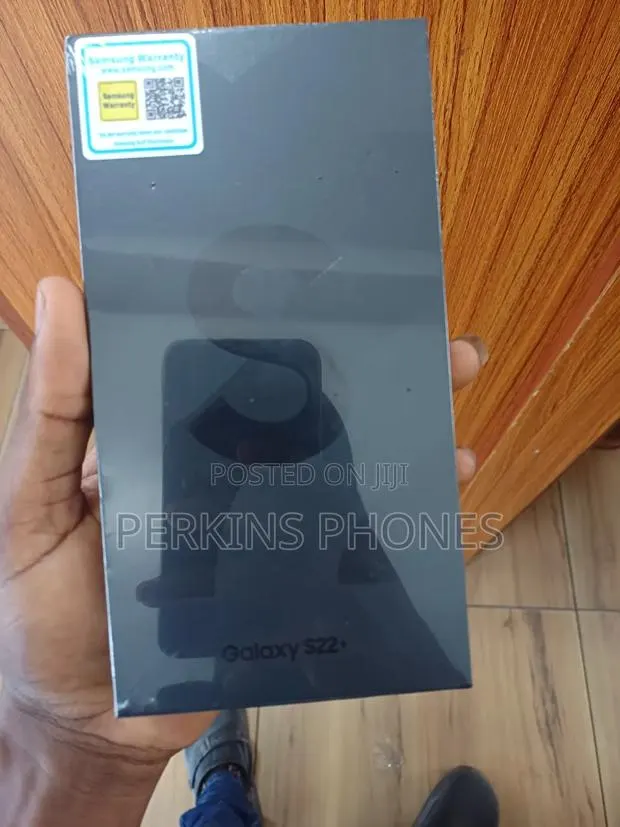 New Samsung Galaxy S22+ 5G 256 GB Black · Photo 1