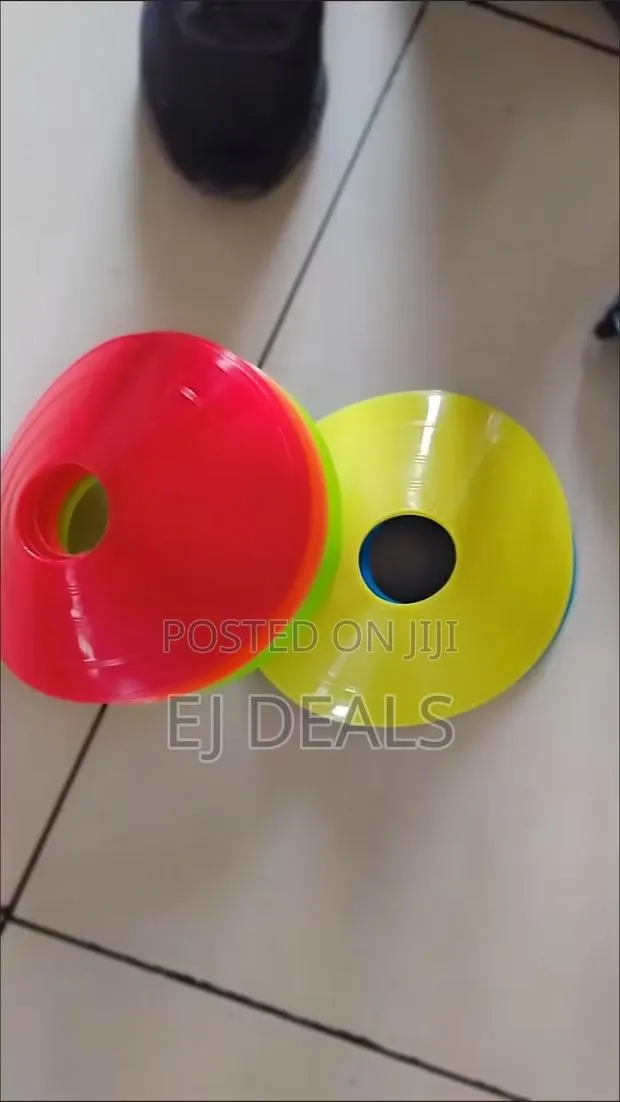 Multipurpose Football Cones 25 Pieces · Photo 1