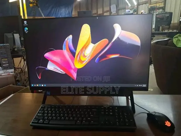 New Dell Inspiron 27 All-in-One 8GB Intel Core i5 SSD 1.5T · Photo 1