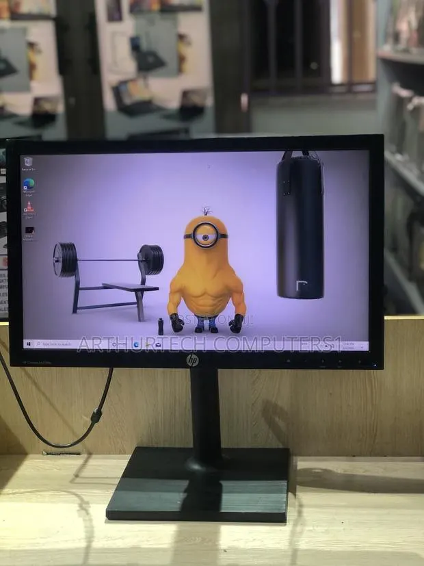 HP compaQ LCD Monitor · Photo 1
