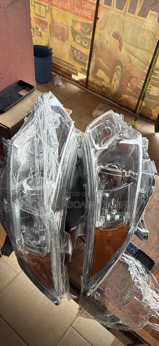 Toyota Camry 2012-2014 Headlights · Photo 1