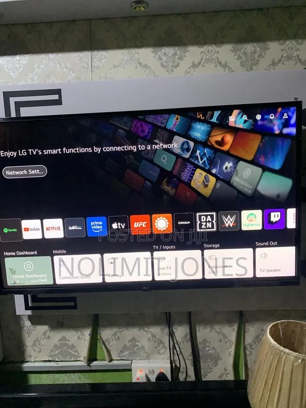 LG Uhd 43” Smart TV · Photo 1