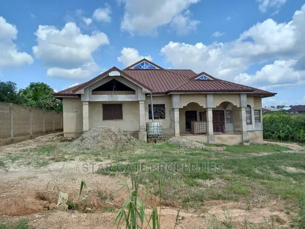 7bdrm House in Star Gate Properties, Kumasi Metropolitan for Sale · Photo 1
