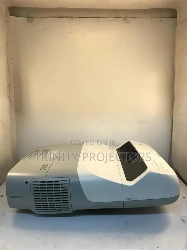Epson BrightLink 450Wi · Photo 1