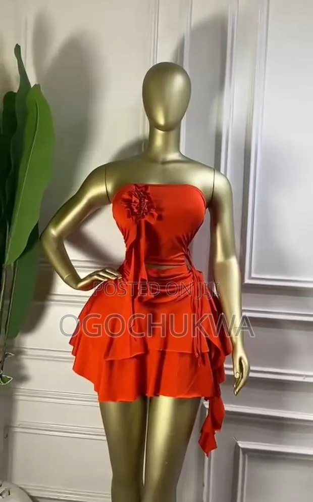 Red Strapless Ruffle Set · Photo 1