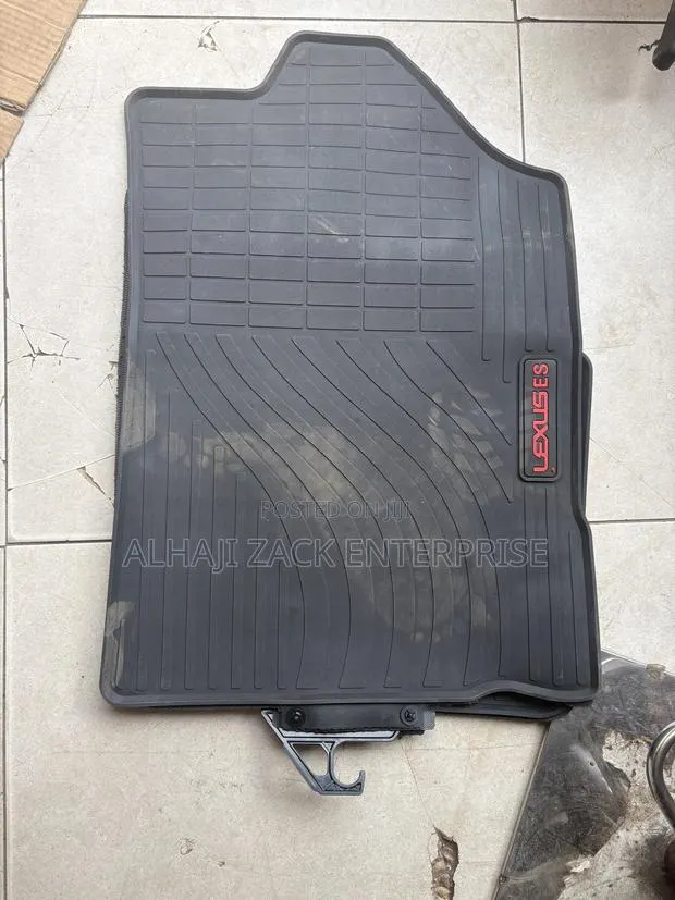 Original Lexus Floor Mat · Photo 1