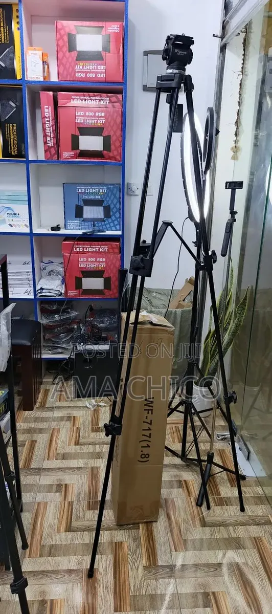 Wt -717 Heavy Duty Tripod · Photo 1