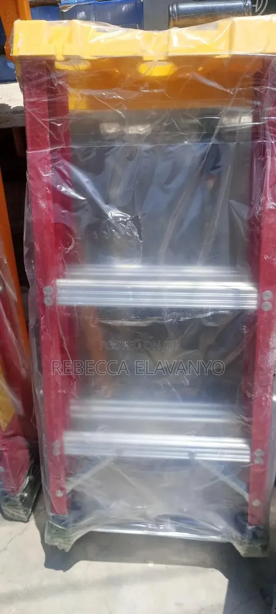 3 Step Fiberglass Ladder · Photo 1
