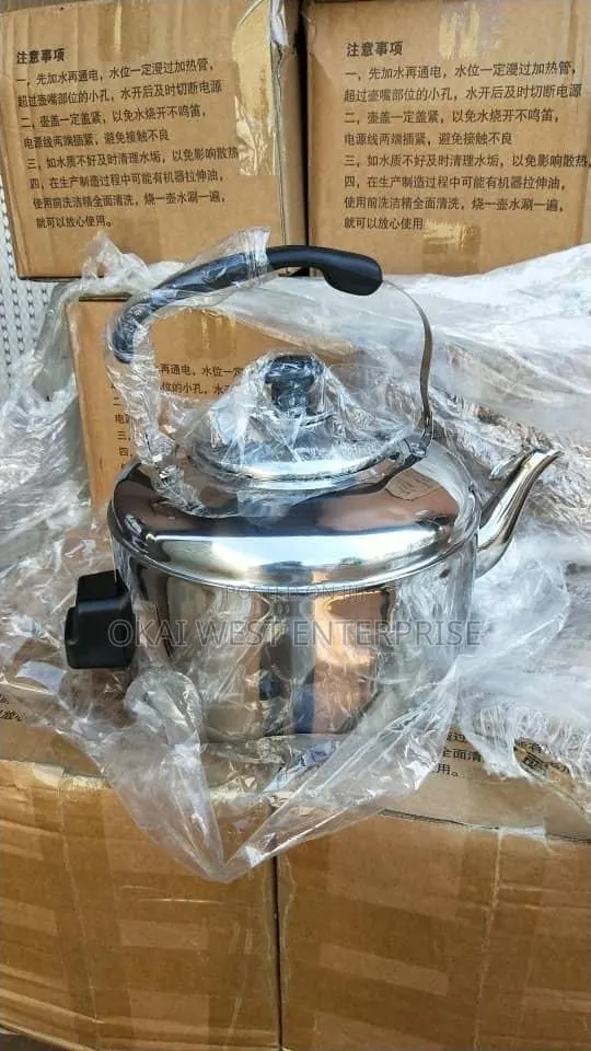 Classic Comfort: Large-Capacity Stainless Steel Electric Kettle 6.8L