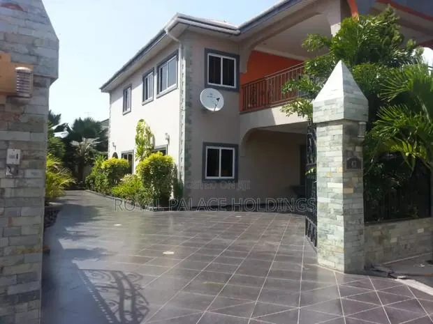 5bdrm Duplex in Cantonment, Accra Metropolitan for sale · Photo 1