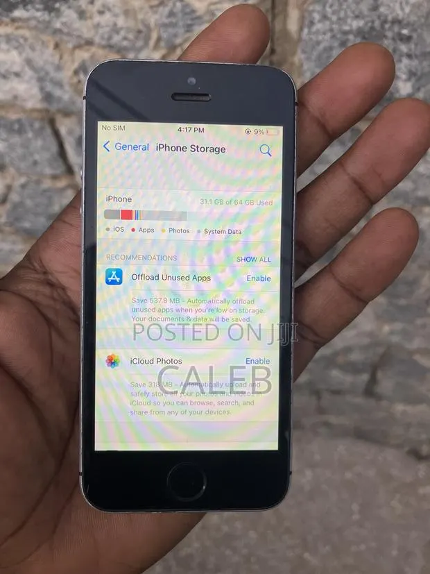 Apple iPhone SE 64 GB Gray · Photo 1