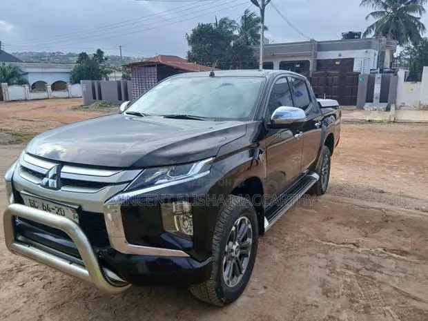 Mitsubishi L200 2020 Black · Photo 1