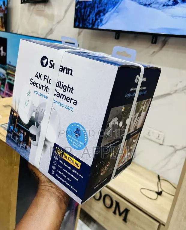 Swann Smart Floodlight Security Camera(White) · Photo 1