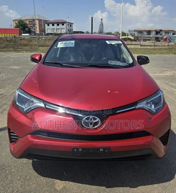 Toyota RAV4 LE 4dr SUV AWD (2.5L 4cyl 6A) 2018 Red · Photo 1