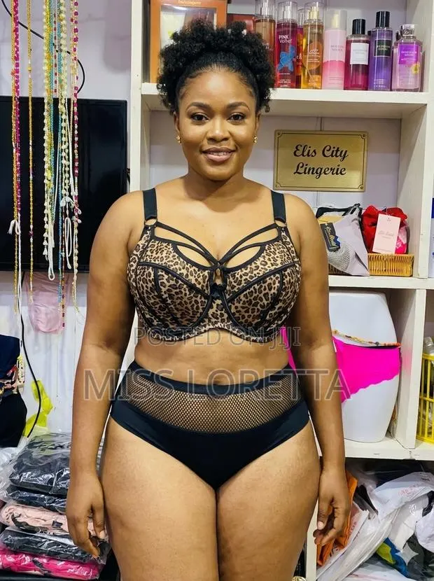 Animal Print Minimize/Harness Bra · Photo 1