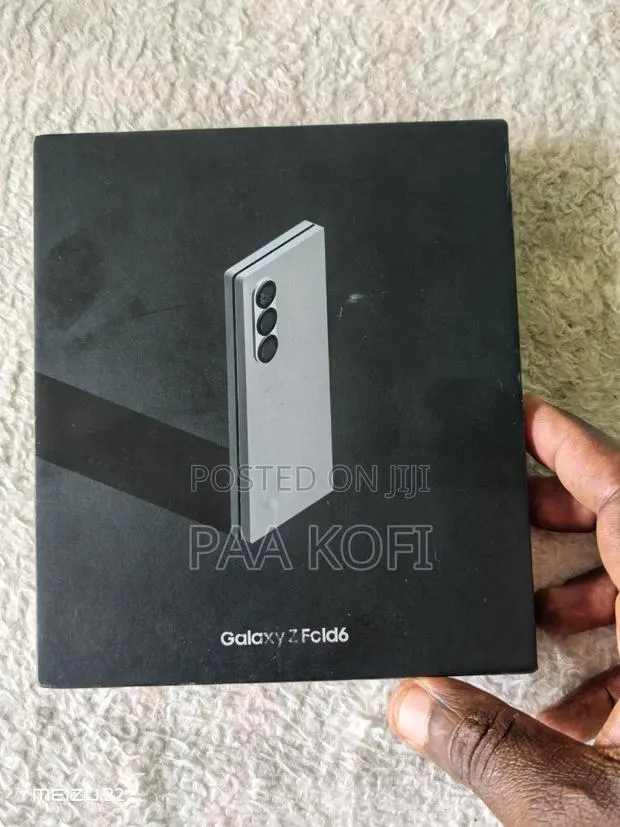 New Samsung Galaxy Z Fold6 256 GB Silver · Photo 1