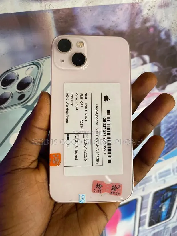 Apple iPhone 13 128 GB Pink · Photo 1