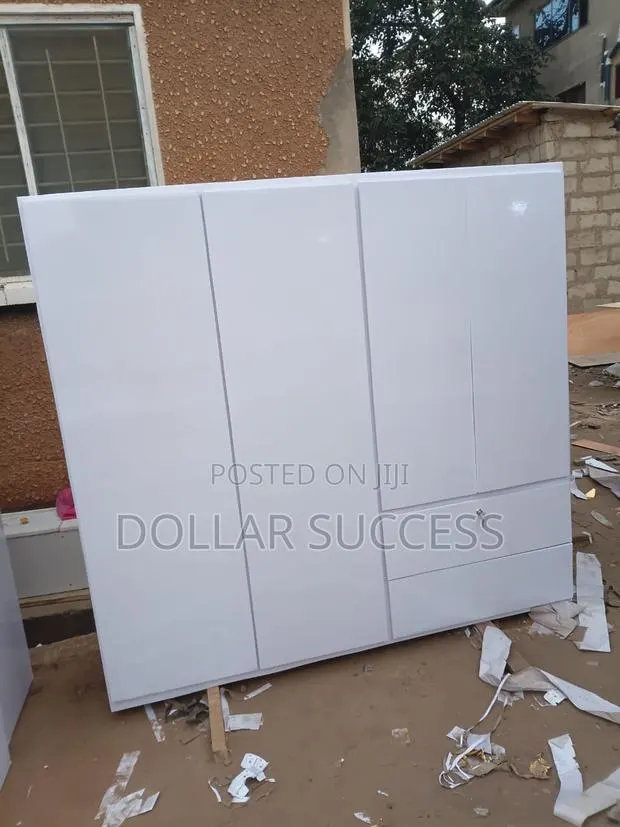 3 in 1 Plain White Wardrobe · Photo 1
