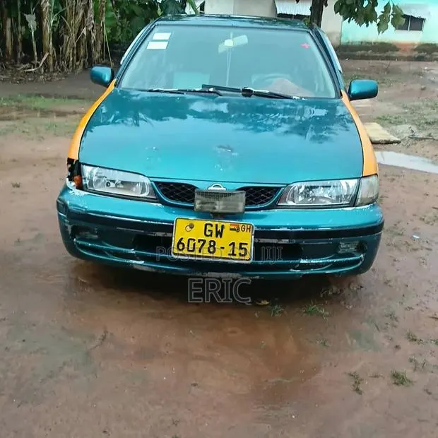 Nissan Almera Tino 2002 Green · Photo 1