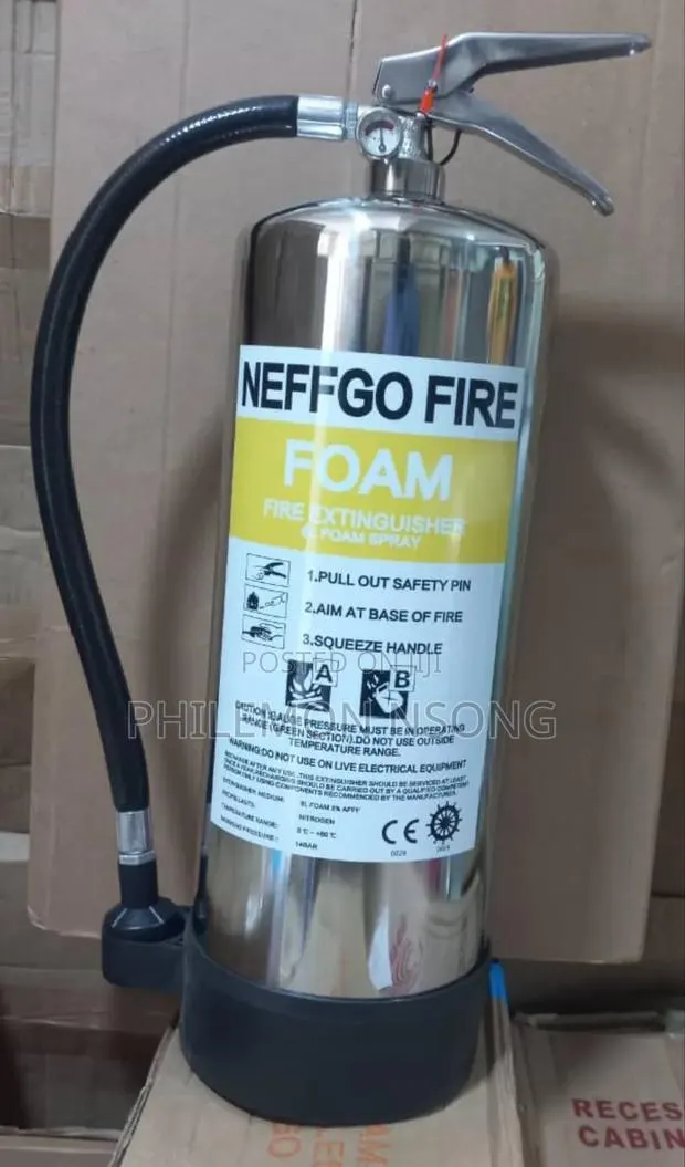 6 Liter Foam Spray Fire Extinguisher. · Photo 1