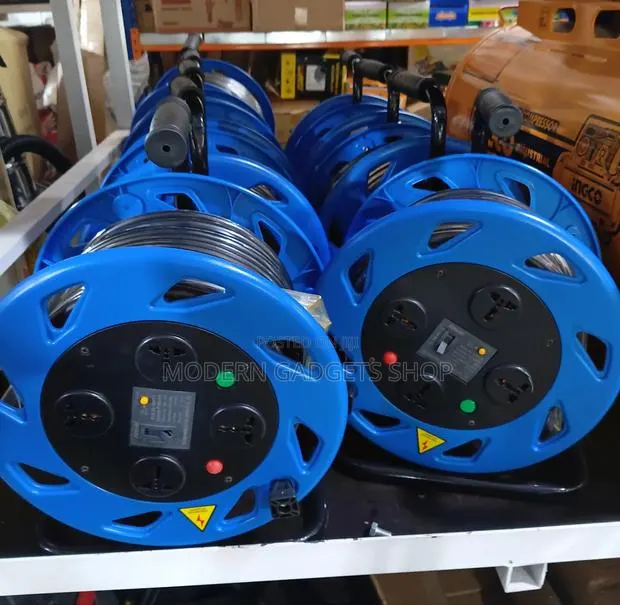 Heavy-Duty Extension Cable Reel With 4 Universal Sockets · Photo 1