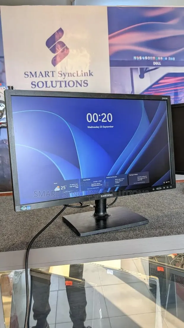 24" Samsung Monitor, Full HD · Photo 1