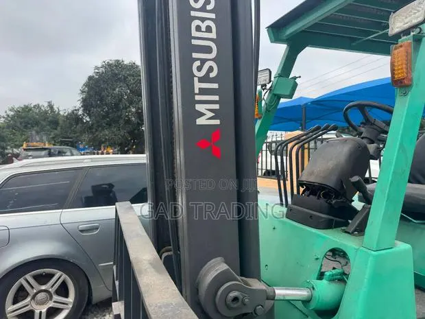 Mitsubishi Forklift 4Tons · Photo 1