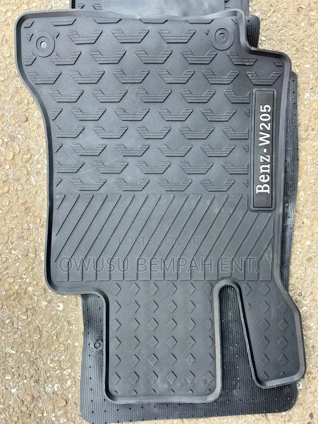 Mercedes Benz Floor Mat · Photo 1