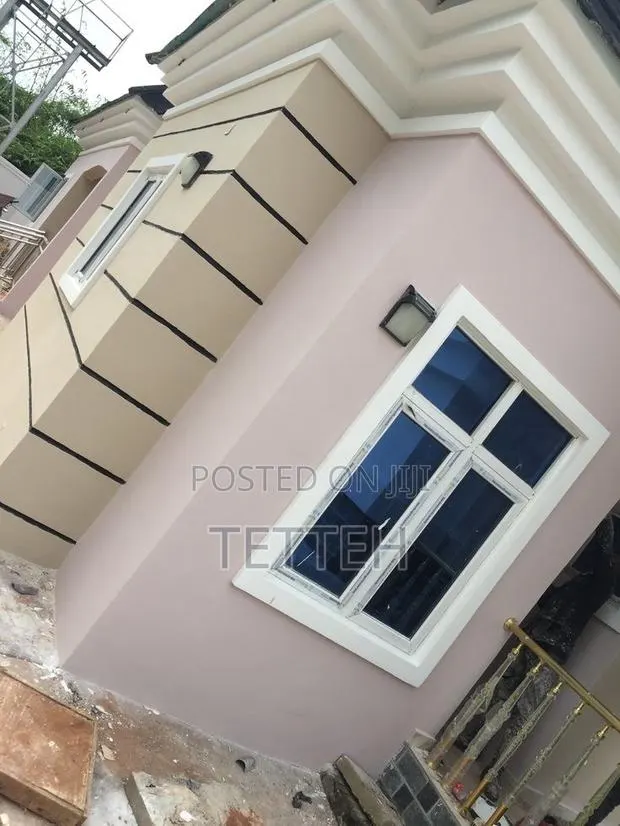 Wall Skimming and Painting · Photo 1