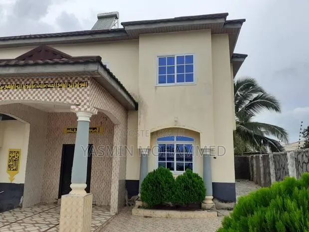 Furnished 8bdrm Apartment in Apam, Gomoa West for sale · Photo 1