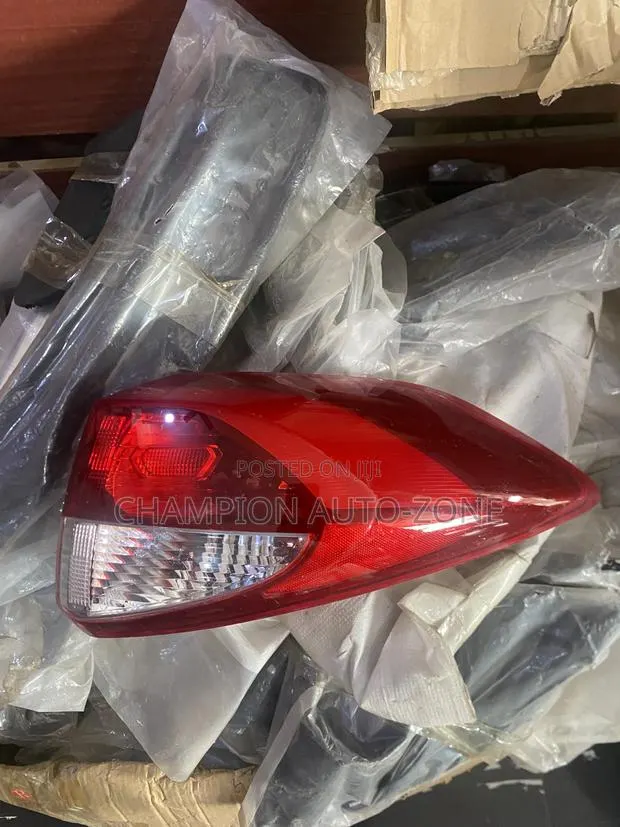 Hyundai 2016-2017-2018 Tail Light · Photo 1